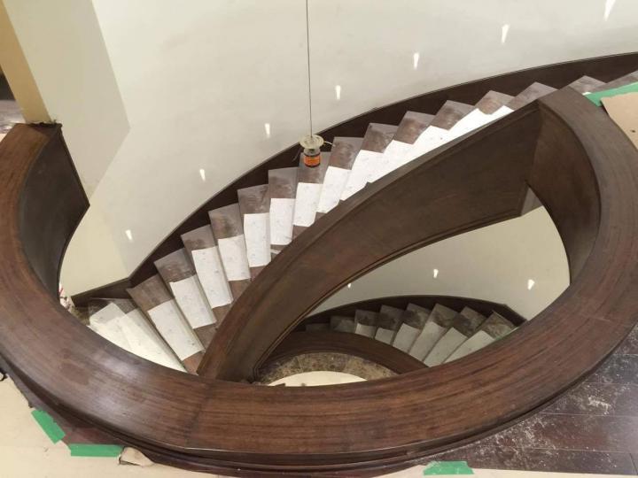 Installation d'escalier de bois Rive-Nord de Montréal